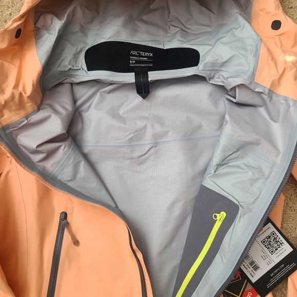 NWT Arc’teryx Beta LT Gore-Tex Jacket Women’s Sz Small - Picture 5 of 6